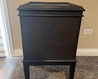 LOT 6612 Metal end table $195