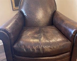 LOT 6652 Leather chair $550