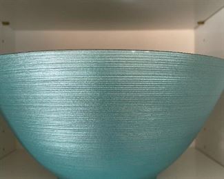 LOT 6708 Art glass bowl $50