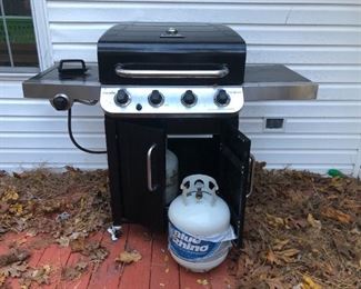Char-Grill Grill with two propane tanks 