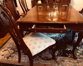 American Drew dining room table with two center leaf's