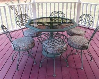 Patio Table and 6 Chairs