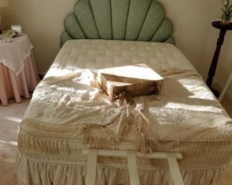 Full size bed and frame 