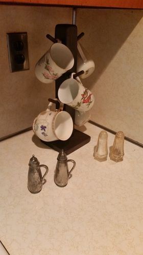 Mug tree and vintage salt and pepper shakers