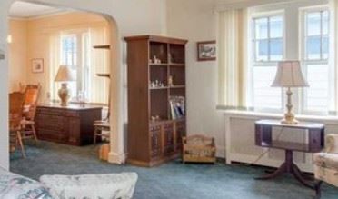 Bookcase / side table / magazine rack / lamps