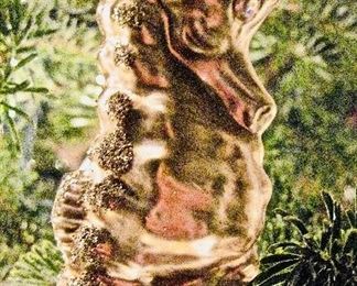 OH SO BEAUTIFUL!!!
SET OF 40 NEIMAN MARCUS GOLD COLORED, GLITTER, GLASS HAND-BLOWN CHRISTMAS ORNAMENTS
MADE IN GERMANY.
Set consists of sea horses, tassels, bells and balls.
In excellent, mint condition!
LOVELY!!!!