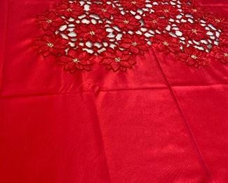 GORGEOUS RED POINSETTIA FESTIVE CHRISTMAS TABLE CLOTH
STUNNING FOR USE ALONE OR AS AN OVERLAY. BRIGHTENS ANY TABLE AND ROOM!
APPROXIMATE SIZE: 67" x 67" SQUARE
FABRIC: 100% POLYESTER
CONDITION: GOOD WITH LIGHT WEAR
