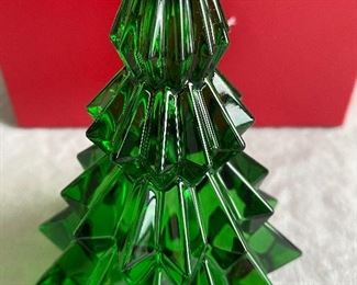 NEW IN BOX WITH TAGS
BACCARAT GREEN CRYSTAL "ASPEN FIR TREE" CHRISTMAS TREE