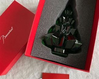 NEW IN BOX WITH TAGS
BACCARAT GREEN CRYSTAL "ASPEN FIR TREE" CHRISTMAS TREE