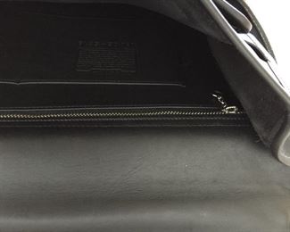 COACH BEAUTIFUL BLACK SUPPLE LEATHER BRIEFCASE. FOR MEN OR WOMEN
STYLE JOS-5319
BUCKLE FRONT. HAND AND SHOULDER STRAP.
ONE LARGE FRONT POCKET UNDER FRONT FLAP. ONE LARGE POCKET IN BACK. ONE LARGE ZIPPERED INSIDE POCKET. TWO INSIDE COMPARTMENTS.
DIMENSIONS: WIDTH: 15". LENGTH: 11". DEPTH: 2.5"
IN VERY GOOD CLEAN CONDITION. LIGHT OVERALL WEAR.