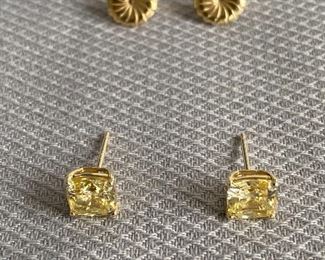 14KT YELLOW GOLD AND CANARY YELLOW CUSHION CUT CUBIC ZIRCONIA STUD 3 CTW EARRINGS. 
1.5 CT EACH/3.0 CTW CANARY FANCY YELLOW CUSHION CUT CUBIC ZIRCONIA STUD EARRINGS
SET IN 14 KT YELLOW GOLD. STAMPED "585" ON EACH EARRING 
4-PRONG BASKET SETTING
14 KT YELLOW GOLD EXTRA LARGE EARRING BACKS. STAMPED "585" ON EACH EARRING BACK
CONDITION: EXCELLENT. 