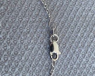 .55CTW DIAMOND AND 18KT WHITE GOLD CLUSTER FLEURETTE PENDANT NECKLACE
Metal Type: 18KT White Gold
Necklace Hallmark: 18KT/750 White Gold. Location: Clasp
Metal Finish: High Polish
Gemstone: Diamond
Carat Total Weight: .55
Stone Count: 9 Diamonds
Stone Shape: Round Brilliant
Color Grade: F-G
Clarity Grade: VS
Cut: Excellent
Condition: Excellent
18KT White Gold Chain Length: Approx.15"