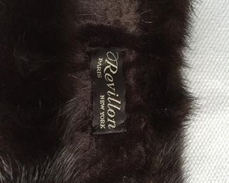 BEAUTIFUL BLACK REVILLON MINK STOLE WITH TAGS
CONDITION: EXCELLENT
TAG SAYS MARSHALL FIELDS
Length: 38"
Width: 3.75"