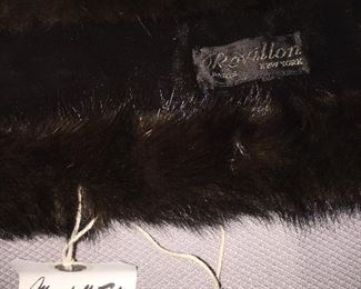 BEAUTIFUL BLACK REVILLON MINK STOLE WITH TAGS
CONDITION: EXCELLENT
TAG SAYS MARSHALL FIELDS
Length: 38"
Width: 3.75"