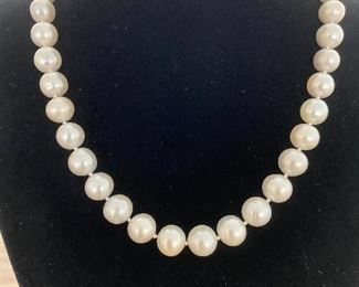 Pearl classic timeless white round necklace. 18.5 inches long.