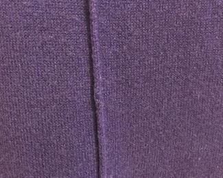VINCE PURPLE CASHMERE AND SILK SWEATER
SIZE: SMALL
FABRIC: 85% SILK. 15% CASHMERE
MEASUREMENTS:
TRUNK WIDTH: 19"
SHOULDER WIDTH: 22"
LENGTH OF BACK: 22.5"
LENGTH OF FRONT: 21.5
SLEEVE LENGTH: 19.5