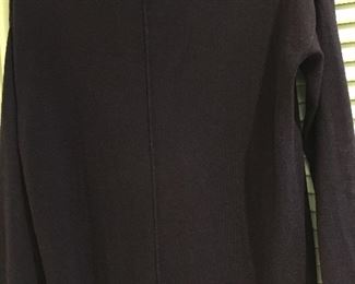 VINCE PURPLE CASHMERE AND SILK SWEATER
SIZE: SMALL
FABRIC: 85% SILK. 15% CASHMERE
MEASUREMENTS:
TRUNK WIDTH: 19"
SHOULDER WIDTH: 22"
LENGTH OF BACK: 22.5"
LENGTH OF FRONT: 21.5
SLEEVE LENGTH: 19.5