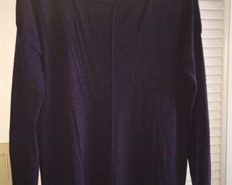 VINCE PURPLE CASHMERE AND SILK SWEATER
SIZE: SMALL
FABRIC: 85% SILK. 15% CASHMERE
MEASUREMENTS:
TRUNK WIDTH: 19"
SHOULDER WIDTH: 22"
LENGTH OF BACK: 22.5"
LENGTH OF FRONT: 21.5
SLEEVE LENGTH: 19.5