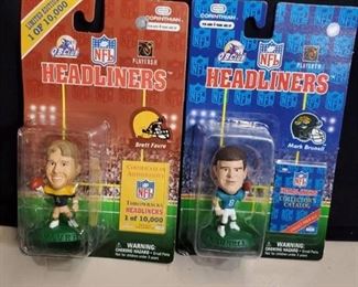Lot of 2 . NFL HEADLINERS. Collectibles. BRETT FAVRE and MARK BRUNELL