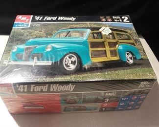 Vtg Amt/ertl 1941 Ford Woody Model Kit 1:25 Scale 1999