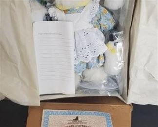 GALLERY TEDDIES. Little Bo Peep.