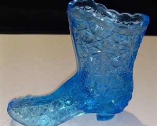 Fenton Blue Glass Slipper Daisy and Buttons