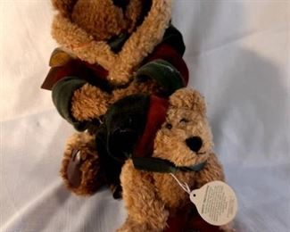 Boyds Bears Papa bear and Noelle