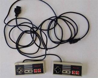 2 Nintendo controlers