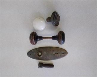 Vintage door knobs and pieces