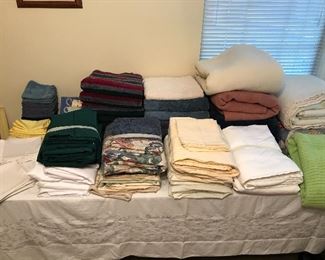 Bath Towels/Washcloths/Queen & Twin Sheet Sets/Blankets/Napkins