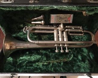 vintage Pan American Elkhart, IN silver trumpet with 2 mouthpieces