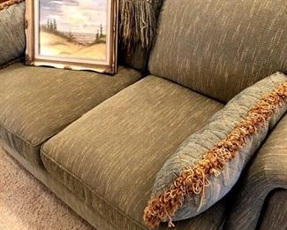 Adorable Comfy Loveseat...
