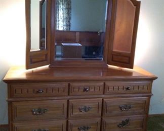 Dresser with Adjustable 3Way Mirror