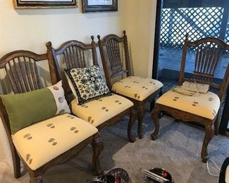 Four very nice Dining Room Chairs or kitchen chairs