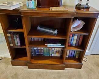 Very nice Bookshelf