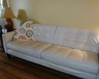 White leather sofa - beautiful condition