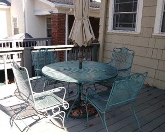 Outdoor wr iron table & 4 chairs