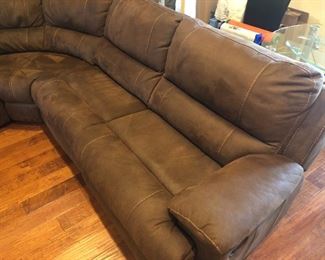 Laramie Floored Reclining Sectional Sofa - In Great Condition - Retail $2200