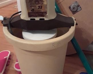 Ice cream maker