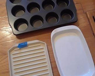 Muffin pan, microwave, and corning ware