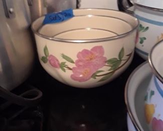 Enamel bowls