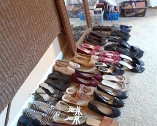 Women's shoes