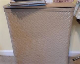 Wicker hamper