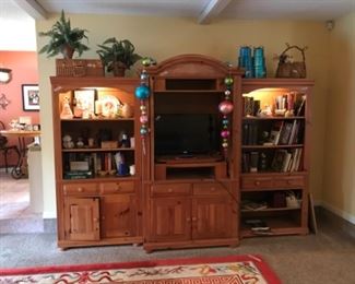 Fontina 3 pieces wall unit.  Will price & sell units separately 