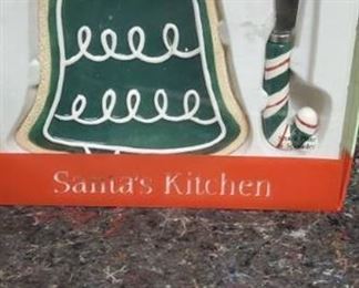 Fitz And Floyd Santas Kitchen Bell Snack Cheese Plate & Candy Cane Spreader