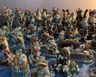 Large selection of Boyd’s Bears & Friends, figurines, ornaments, some in original boxes.