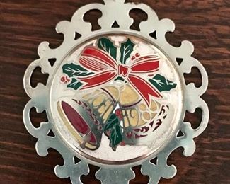 Large vintage LUNT sterling silver 1980 Christmas pendant or ornament, measuring 2 1/4" across by 3" tall, and weighing 16.2g.  $50