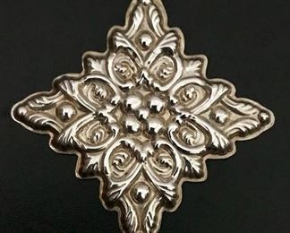 Large vintage Reed and Barton sterling silver 1989 Christmas pendant or ornament, measuring 2 1/2" by 2 5/8"", weighing 11.0g.  $58