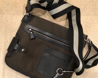 Nice collection of handbags including this Bally shoulder bag