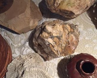 Lots of mineral specimens, fossils-more